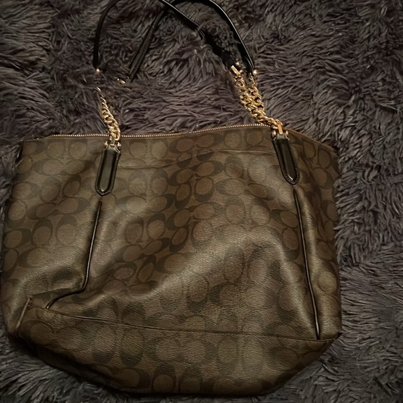 Coach - Picture 3 of 6